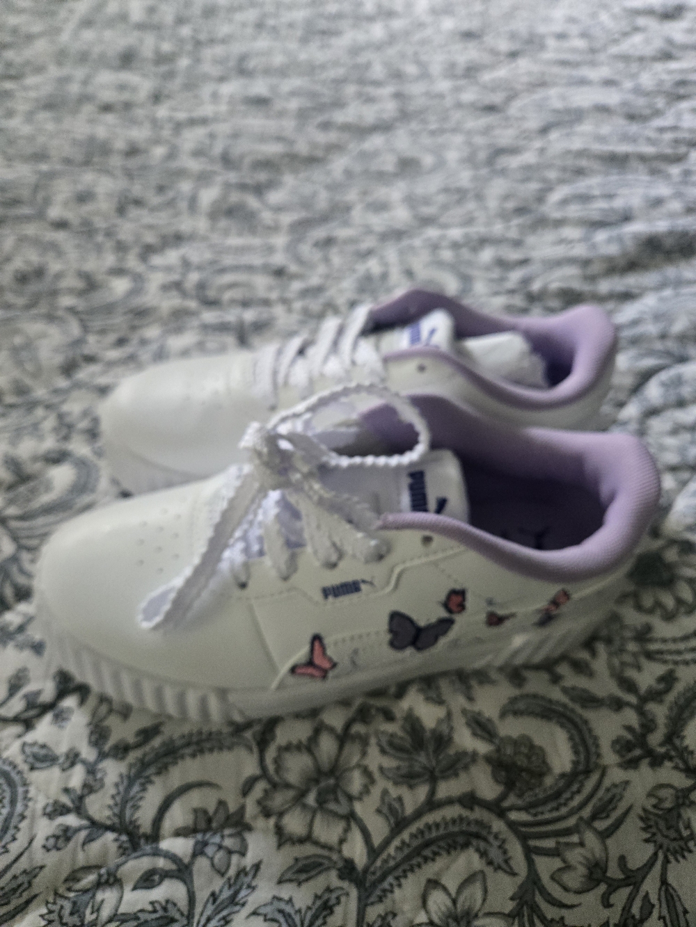 New Puma White Kids Sneakers with Lavender Lining and Butterfly Motif